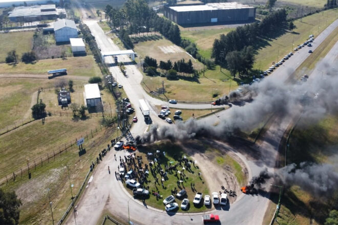 Despedidos de UniónBat en el Parque Industrial de Guleguaychú