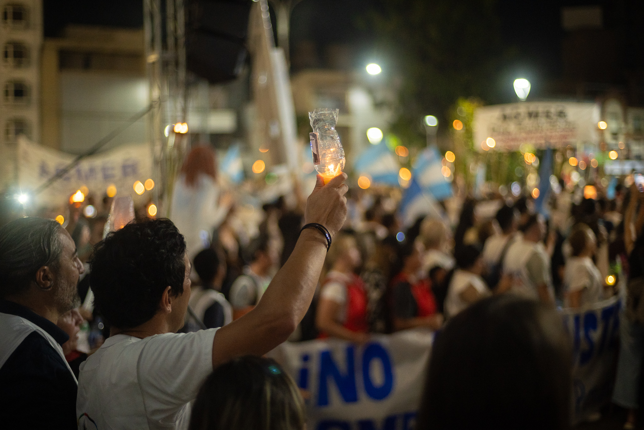 La Marcha de Antorchas reúne a docentes de todos los niveles educativos