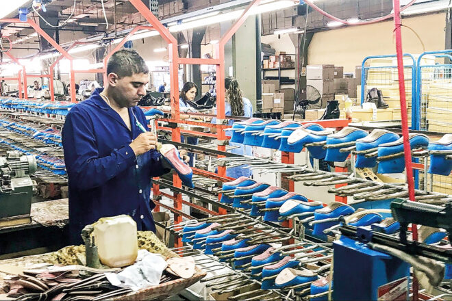 El Día de la Industria llega en medio de una profunda depresión del sector manufacturero