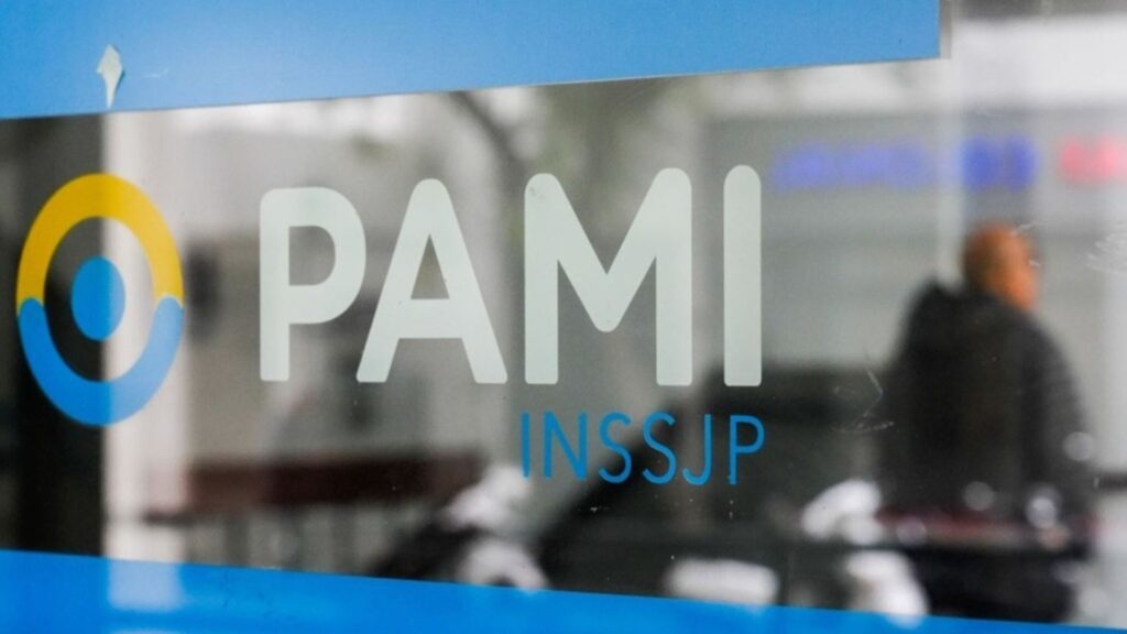 Denuncian que PAMI está colapsada