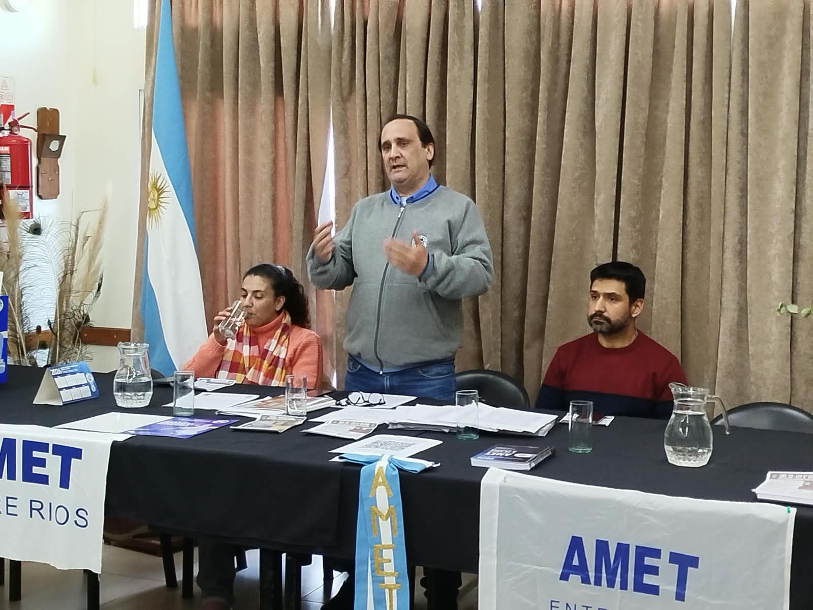 AMET amplía el reclamo por los fondos para la educación técnica