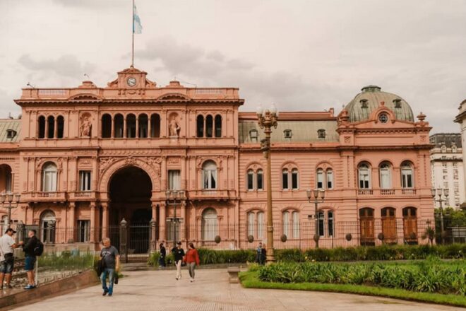 Lanzaron plan de retiros voluntarios para empleados estatales nacionales